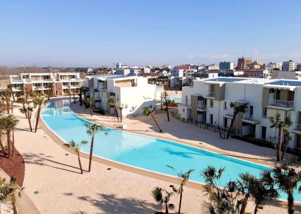 Wave Island! Luxury Resort A Jesolo - Piscina E Park Free! Dış mekan fotoğraf
